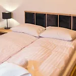 Rent Like - Szkolna Ii